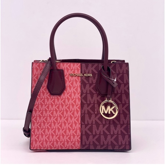 Michael Kors Mercer
Medium Two-Tone Logo
Crossbody Bag - Picture 10 of 14